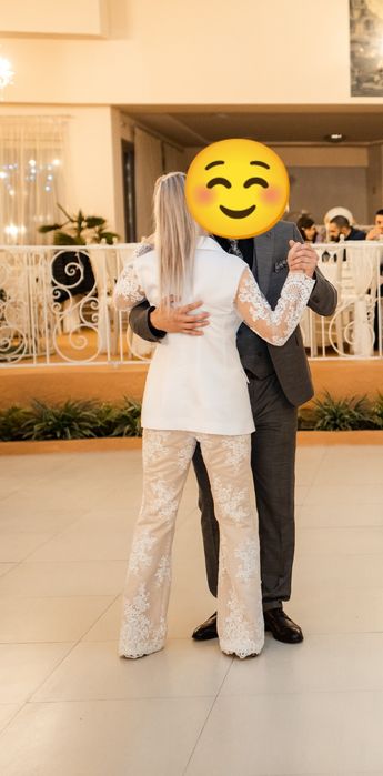 Costum din dantela