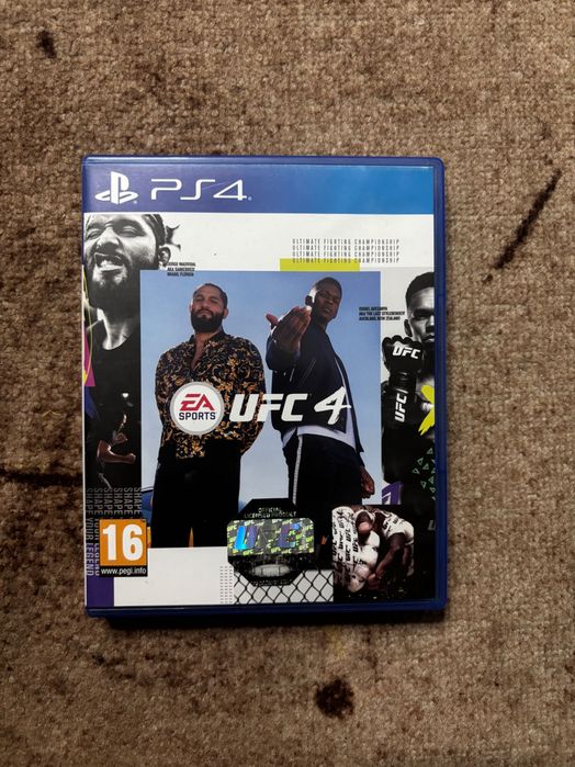 Продавам PS4 slim
