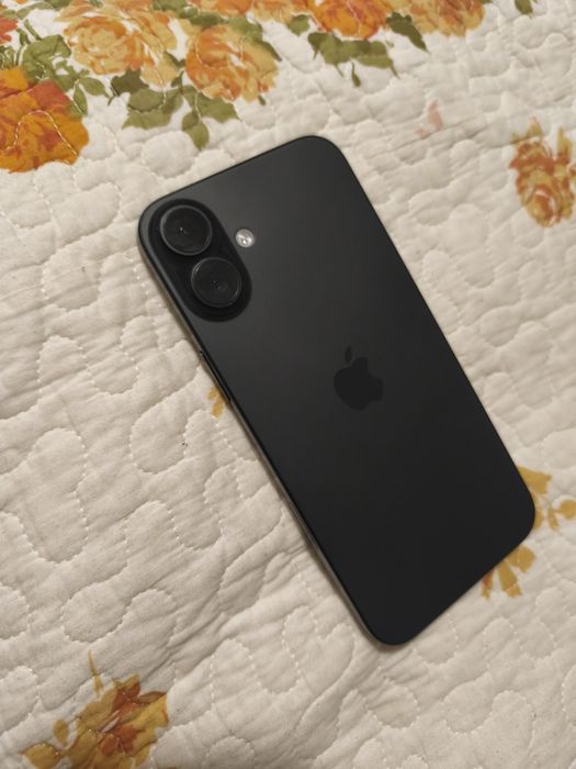 iPhone 16 plus black