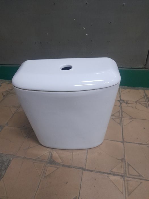 Бачонок унитаза .