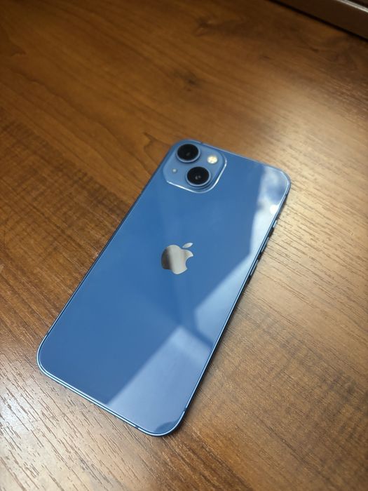 Продам Iphone 13