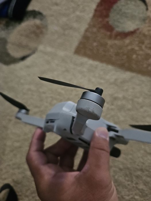 Продам квадрокоптер DJI Mini 2 (версия Fly More Combo)