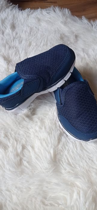 НАМАЛЕНИ Оригинални обувки за деца . Размери от прохождане 17, 21,2