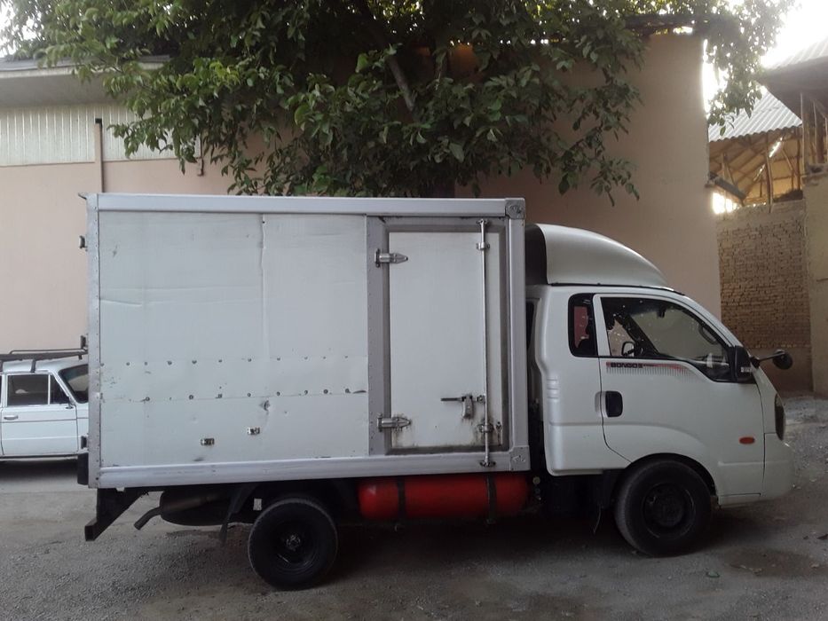 Kia bongo 3 yili 2012 puli 12200$