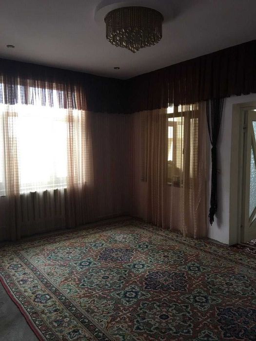 2 qavatli hovli sotiladi