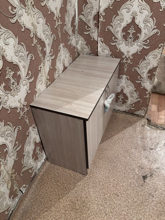 Продам тумбочкуу