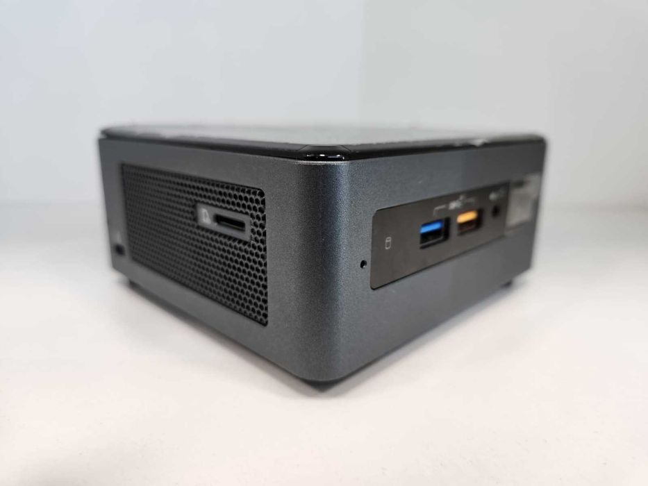 Mini PC Intel NUC8BEH i5-8259U (Ag8 Tudor1/B74268) – Garantie 2 Ani!