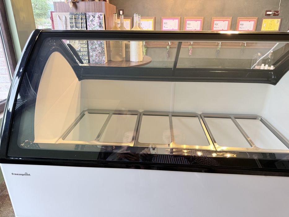 Vitrina Gelato 9 arome / nouă / model M400Q