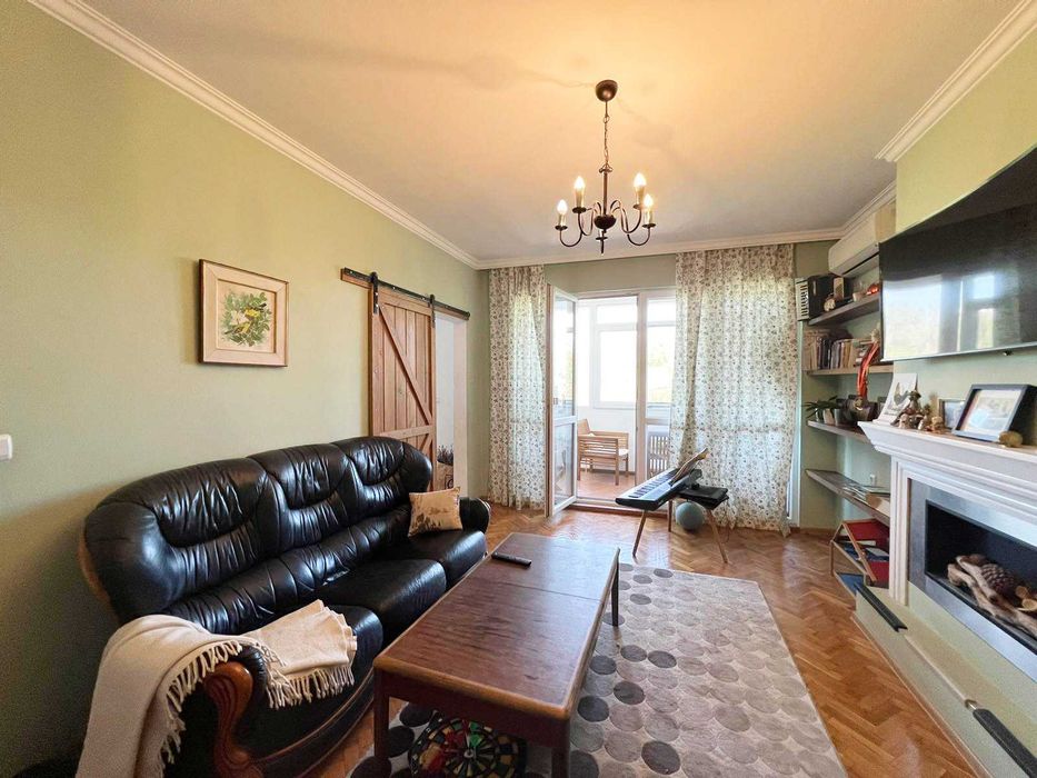 Продава се Четиристаен апартамент в Варна, Цветен квартал - 92 кв.м за 1794 €/кв.м - Снимка #3