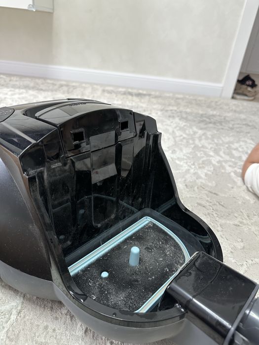 Пылесос LG VK69662N синий