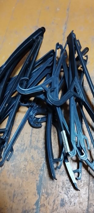 Продам вешалки для одежды