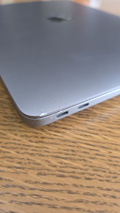 Macbook Air 8gb/256gb 2020г