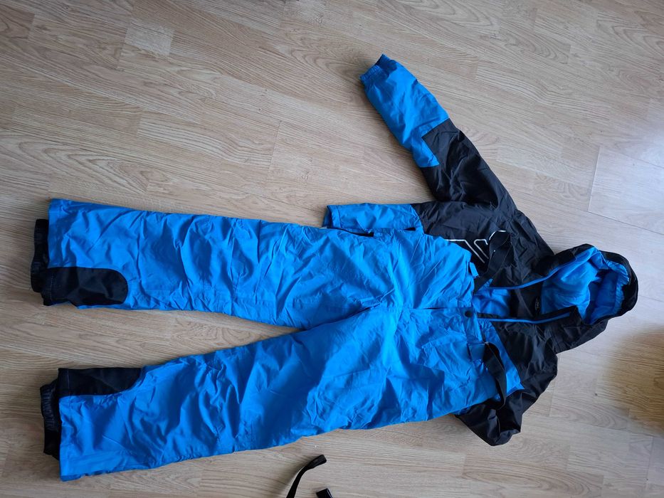 Ски екип за момче в отлично състояние