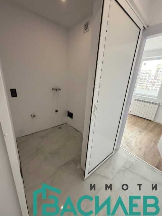 Продава се Тристаен апартамент в София, Център - 61 кв.м за 1489 €/кв.м - Снимка #7