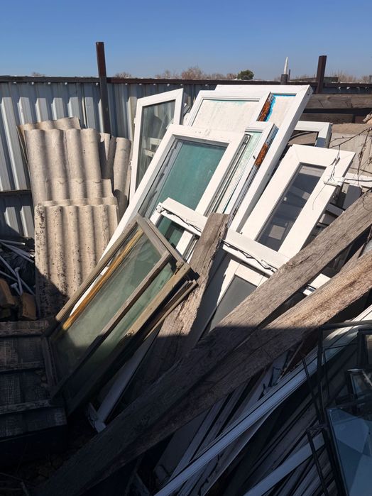 Продам пластиковые рамы б/у