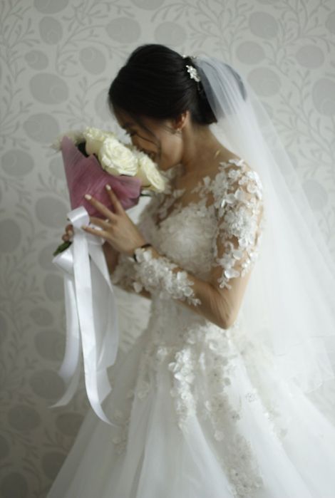 свадебное платье с 3д цветочками