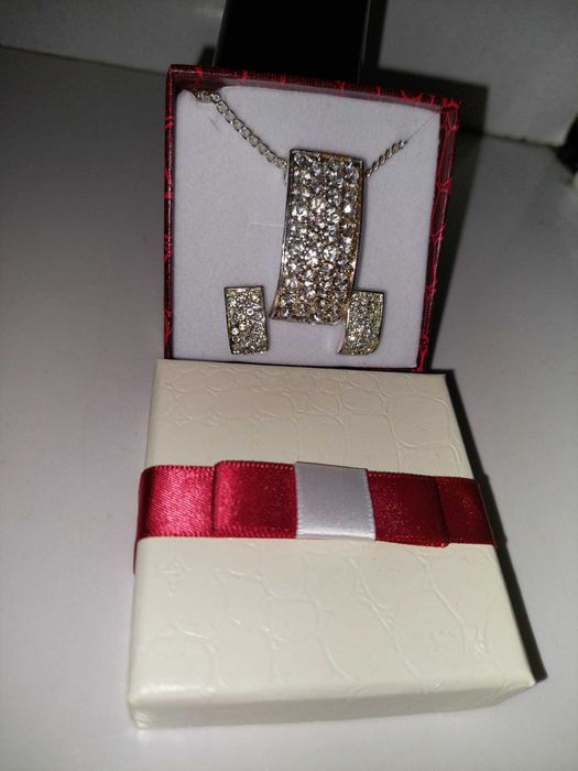 Set lant si cercei cu strasuri