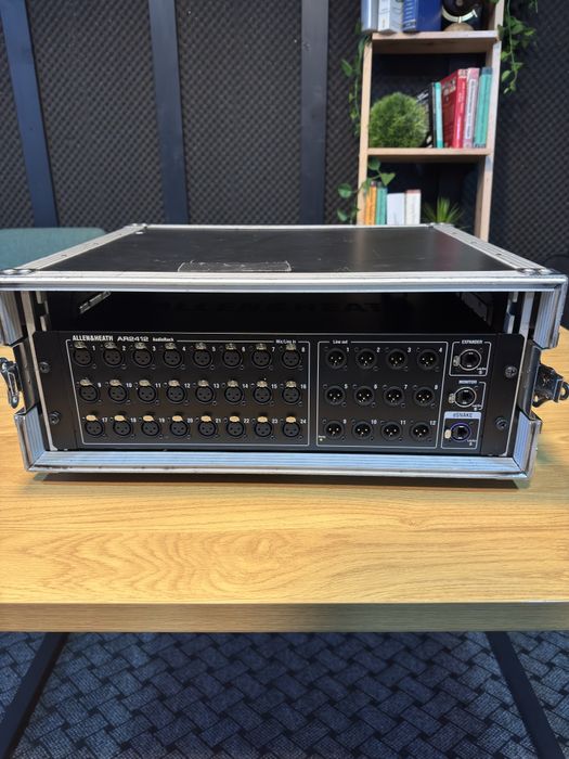 Titlu: Mixer digital Allen & Heath Qu-24 + Stagebox AR2412 + Case-uri