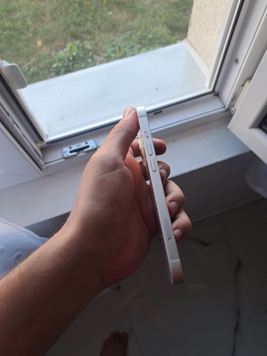 Schimb iPhone 13 Alb cu iOS 18. 72% baterie