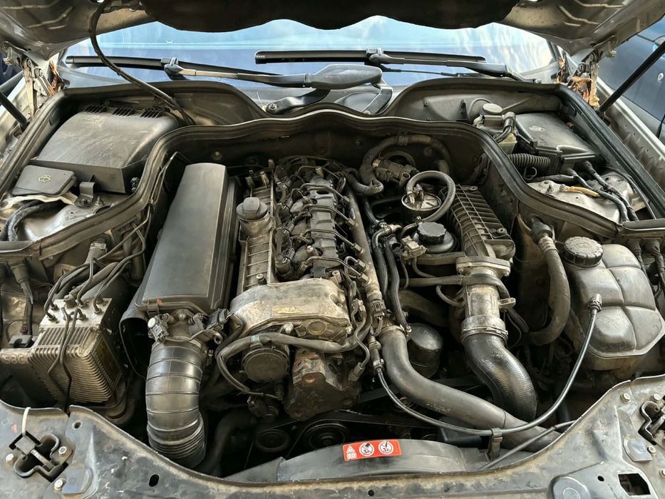 Mercedes e270 седан може и на части