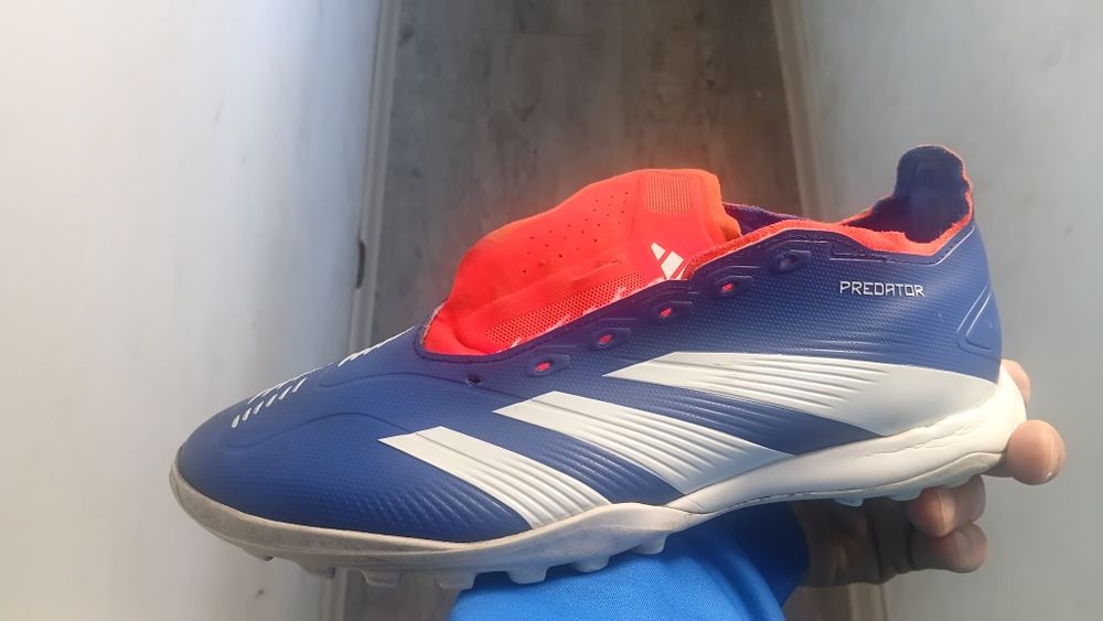 Бутсы футбольные