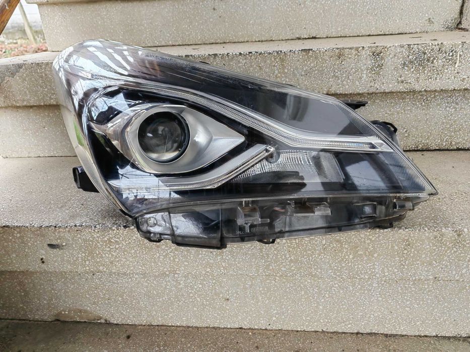 Фар  Toyota Yaris LED десен/Фар Тойота Ярис/Фар Yaris Оригинален