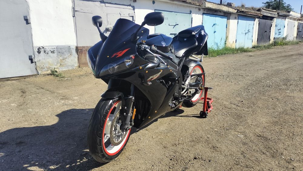 Продам ямаху r1 2006 год