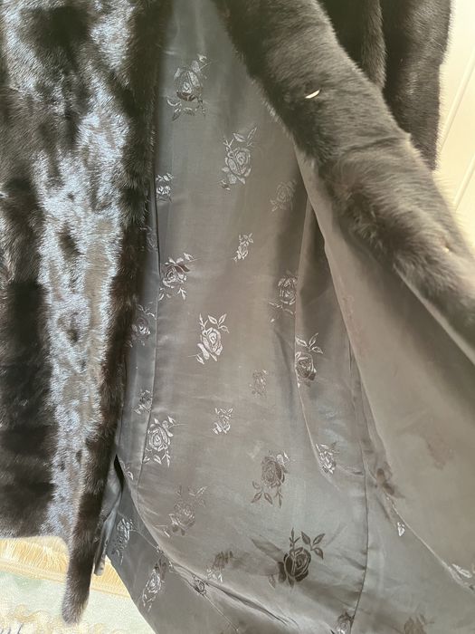 Продам норковую шубу