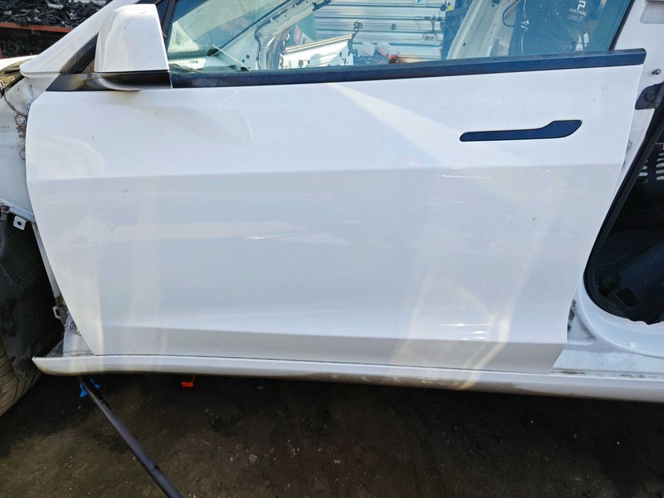 Врати лява дясна Tesla Model 3 врата Тесла модел 3 здрава бяла