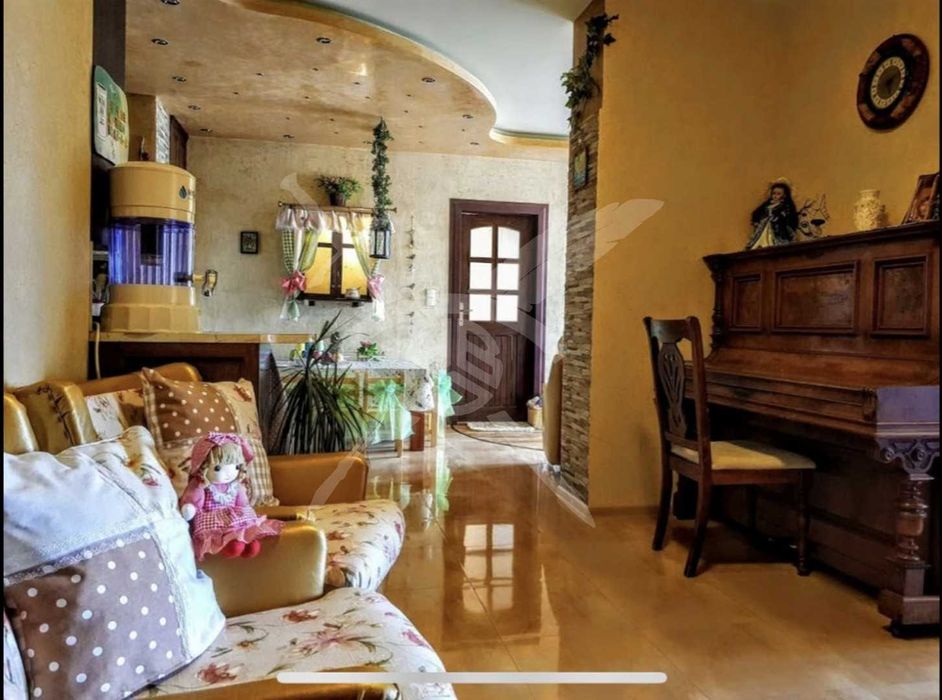 Дава се под наем Четиристаен апартамент в София, Младост 2 - 135 кв.м за 1386.18 € - Снимка #4