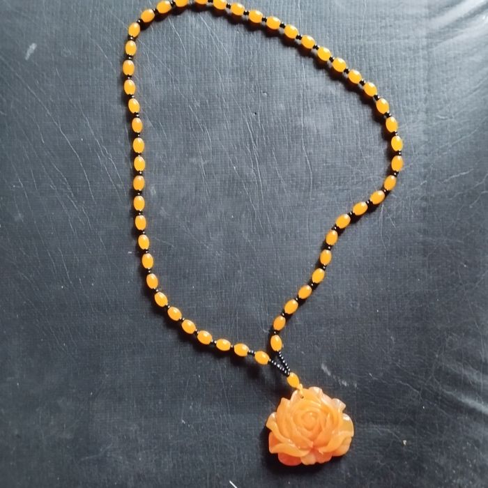 Продаю  красивое колье