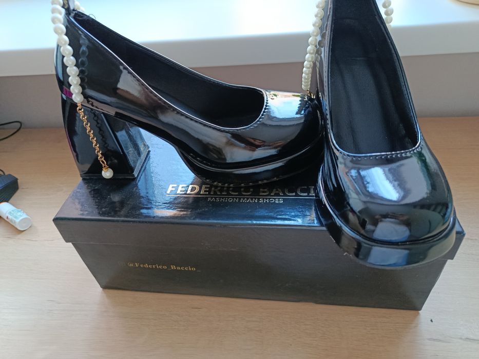 Лакированные туфли