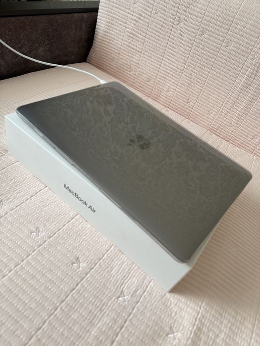 MacBook Air M1 13” (2020) в идеальном состоянии