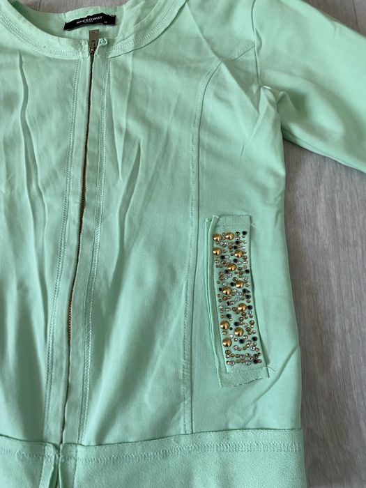 Продам спортивный костюм