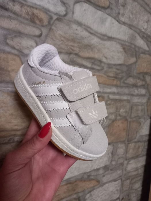 Adidași pentru copii