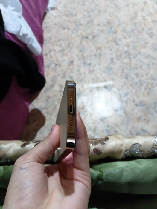 Айфон 14 про Gold