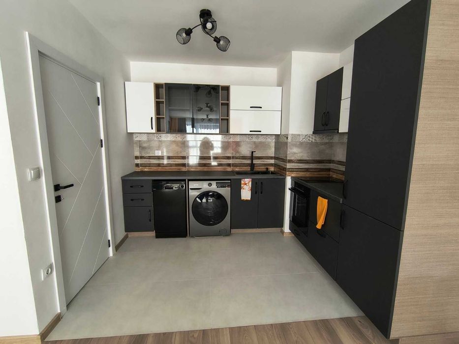 Двустаен обзаведен луксозно/ агенцията разполага с ключ за имота