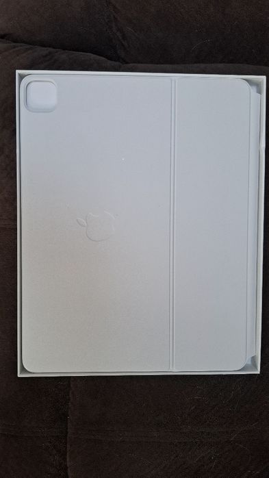 Tatsatura apple noua, desigilata