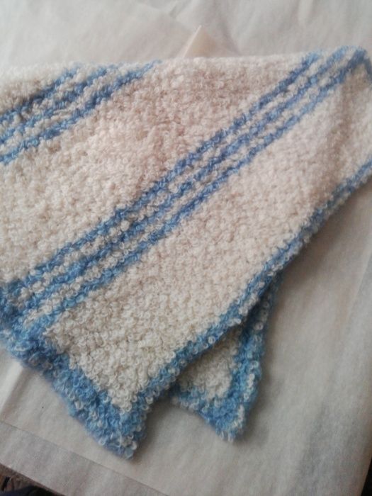 Плед детский ручной вязки