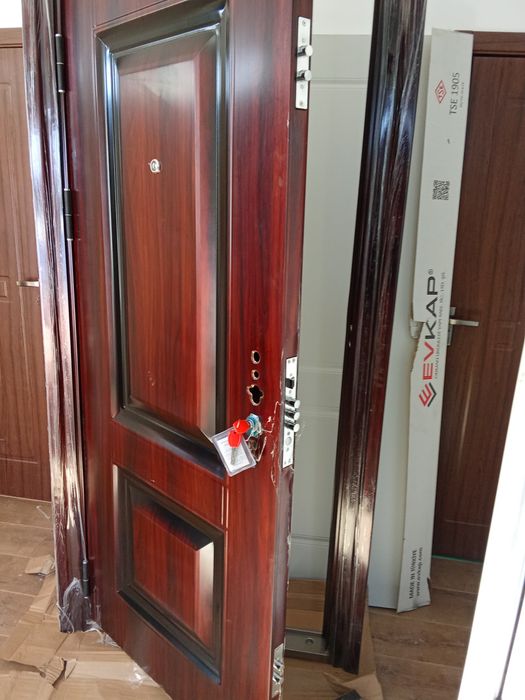 Метални врати .нови  205/90 на склад 140 евро ,възможностза доставка