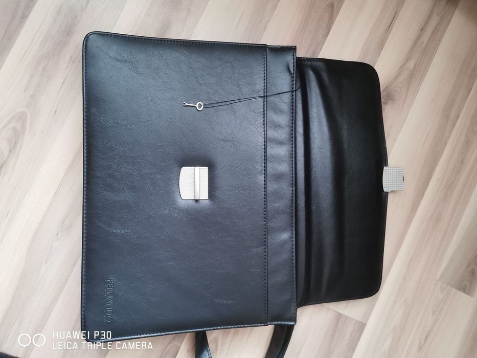 Geanta din piele naturala,  tip diplomat, cu cheie