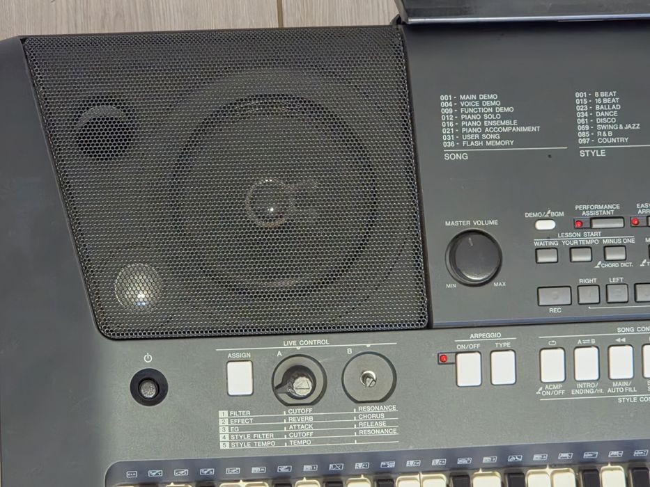 Yamaha PSR-E423.