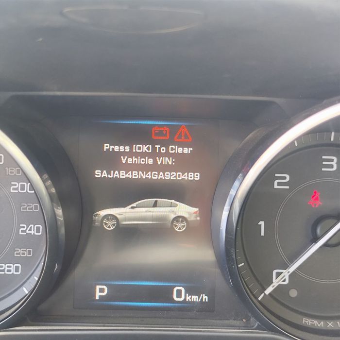 Dezmembrari  Jaguar XE (JA, X760)  2015  > 0000 2.0 D Motorina