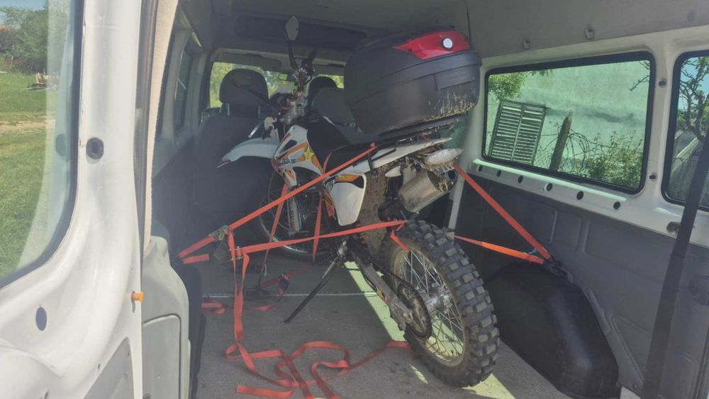 Бусове под наем 3бр. товарни 1бр. пътнически и автоплатформа Бургас