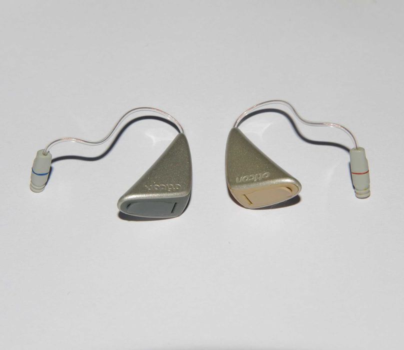 Слухови апаратчета Oticon Delta RIC hearing aid, две двойки апарати