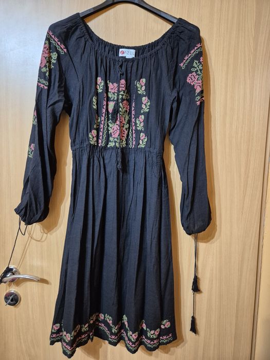 Rochie cu broderie