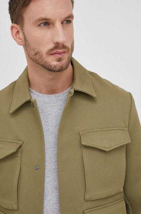 Яке на Michael Kors. Цвят зелен. Хаки Размер М. Милитъри стил. Класика