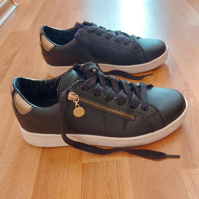 Дамски маратонки, номер 36 и 37