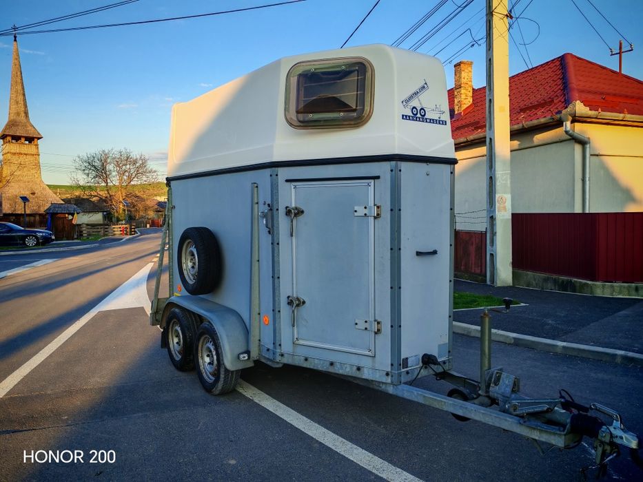 Remorcă transport animale / cai