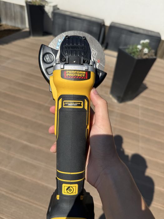 Ъглошлайф dewalt dcg405